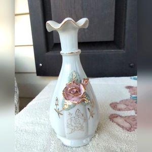 Vintage Nappco Porcelain Bud Vase 1950's Trimmed In Gold 6" x 3"